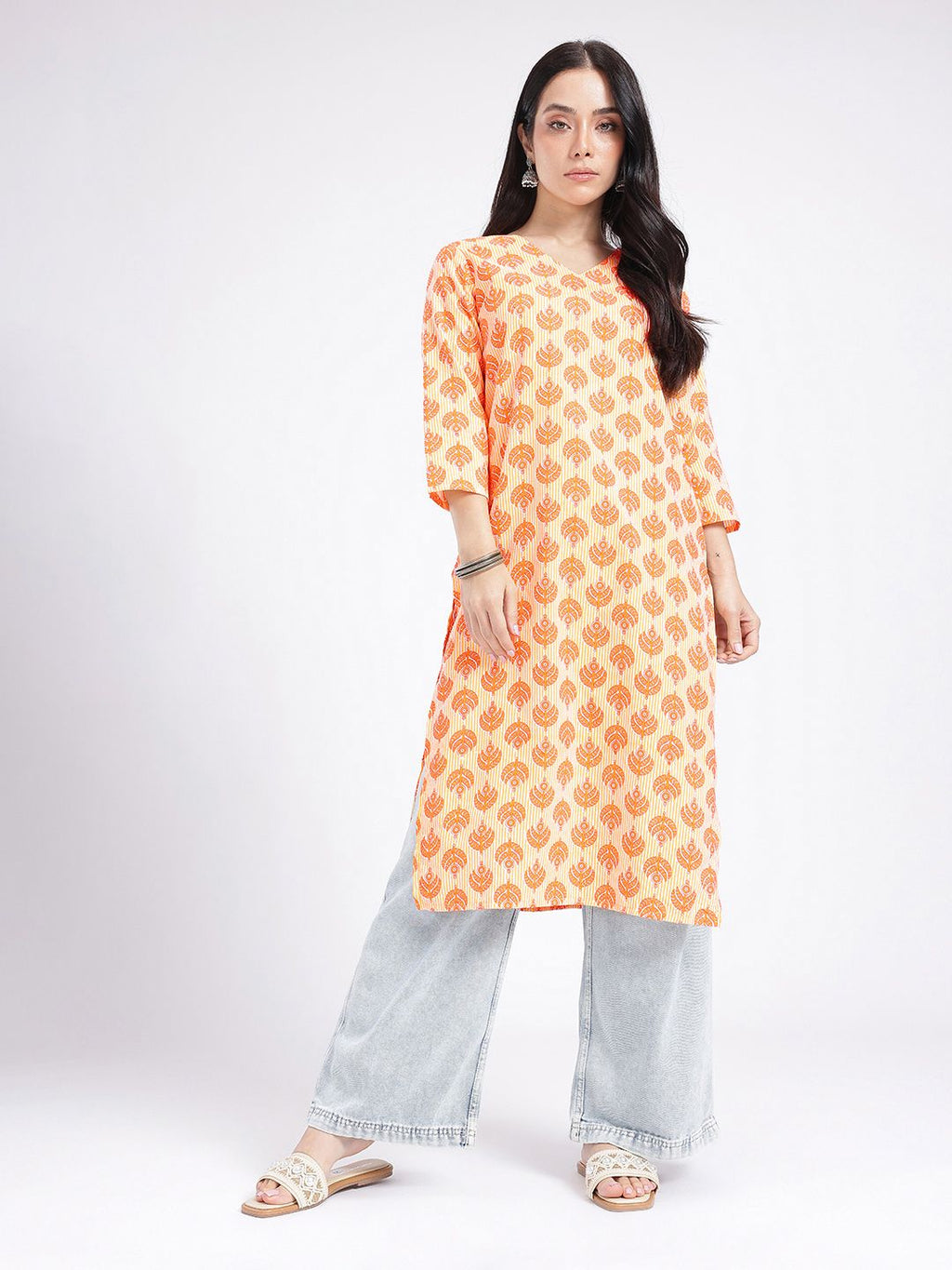V-Neck Ethnic Motifs Printed Straight Kurta