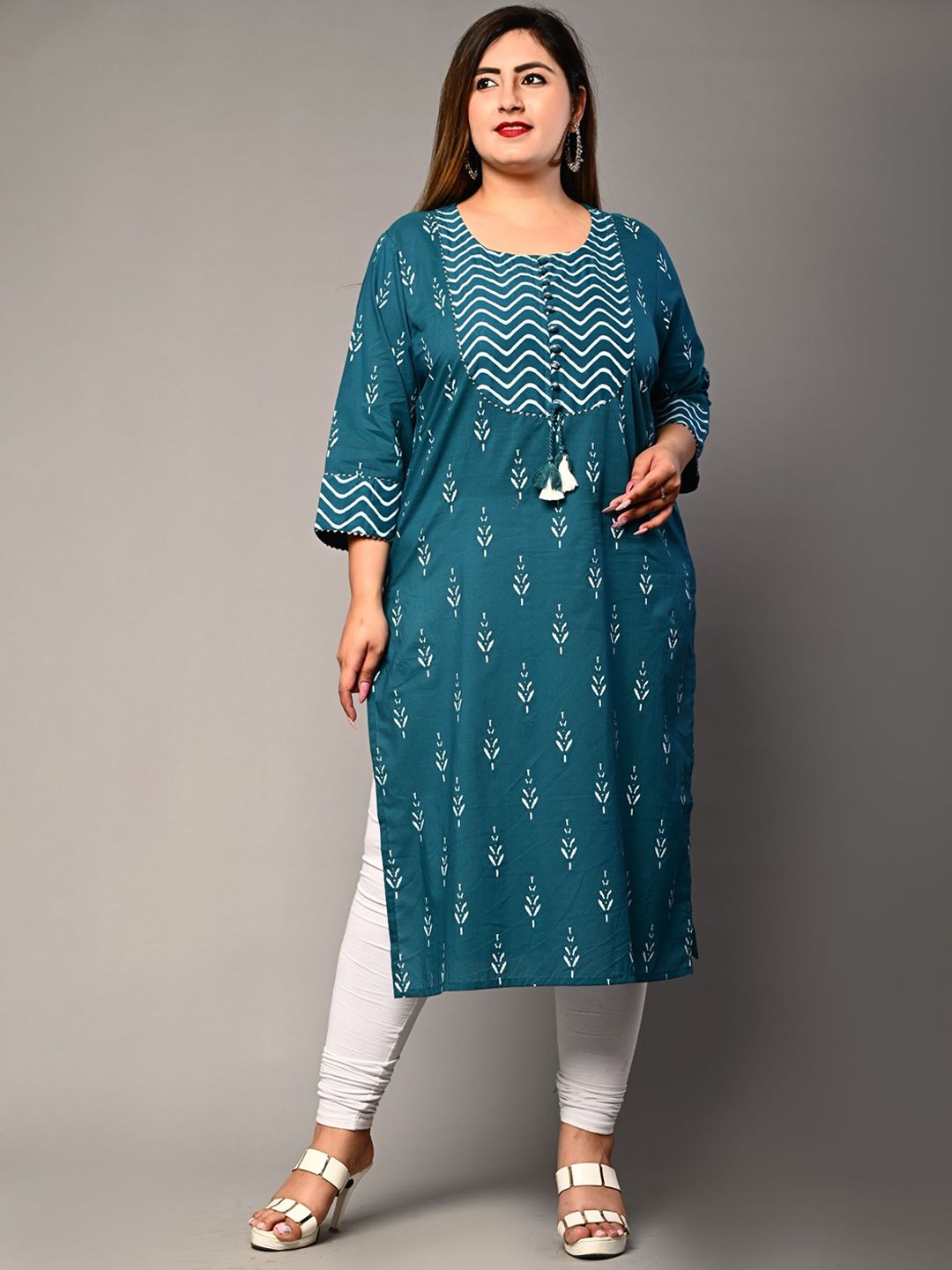 Dhimhi Women's Plus Size Round Neck Floral Embroidered Straight Kurta