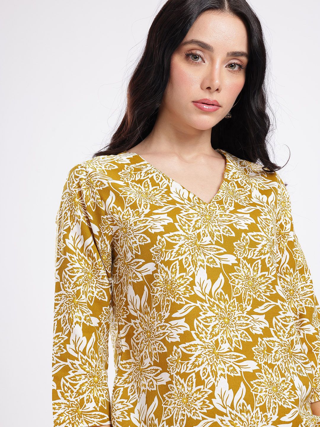 Floral Printed V-Neck Straight Kurta