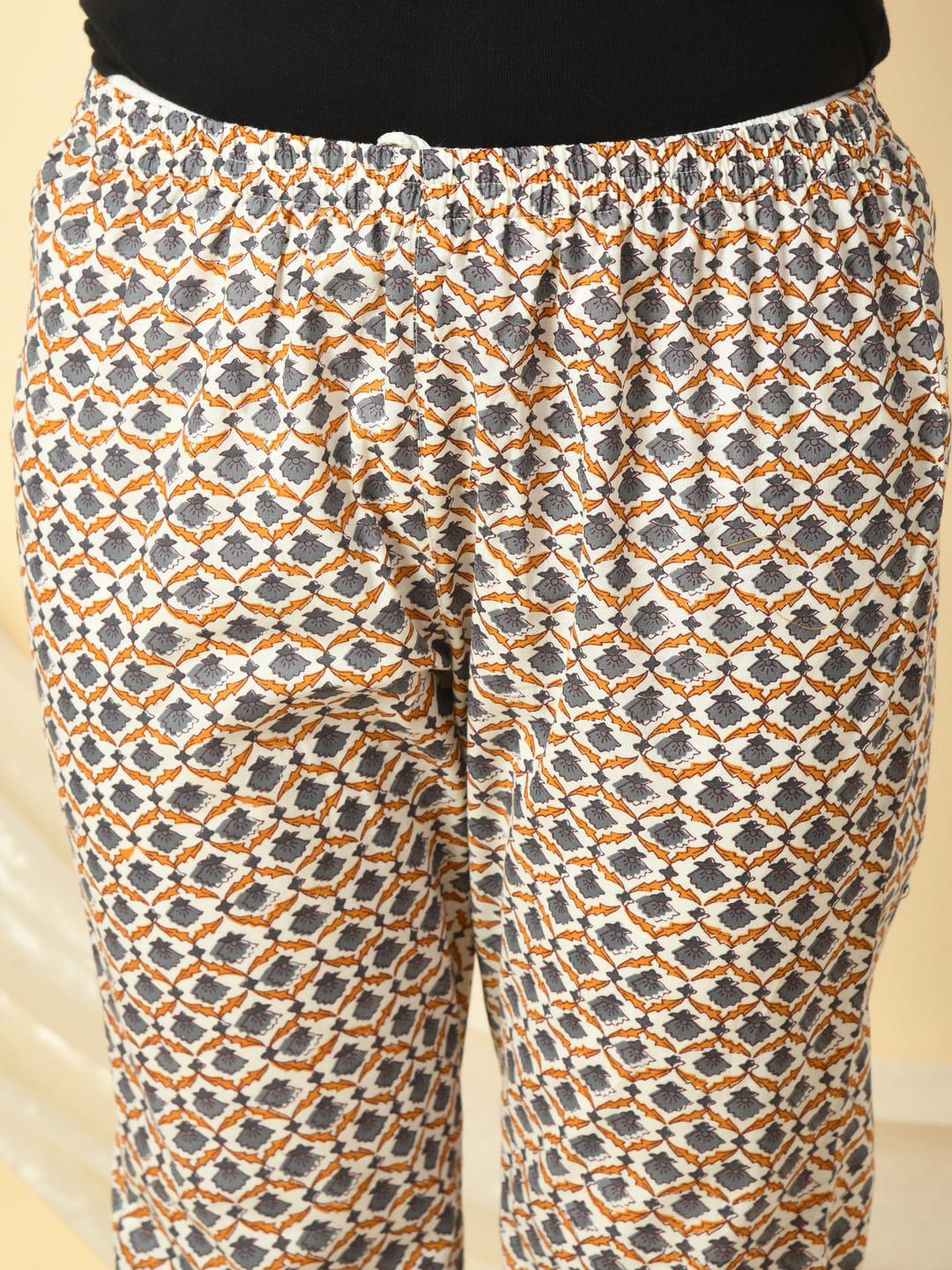 Dhimhi Women's Floral Printed Mandarin Collar Three-Quarter Sleeves Pure Cotton Kurta Set