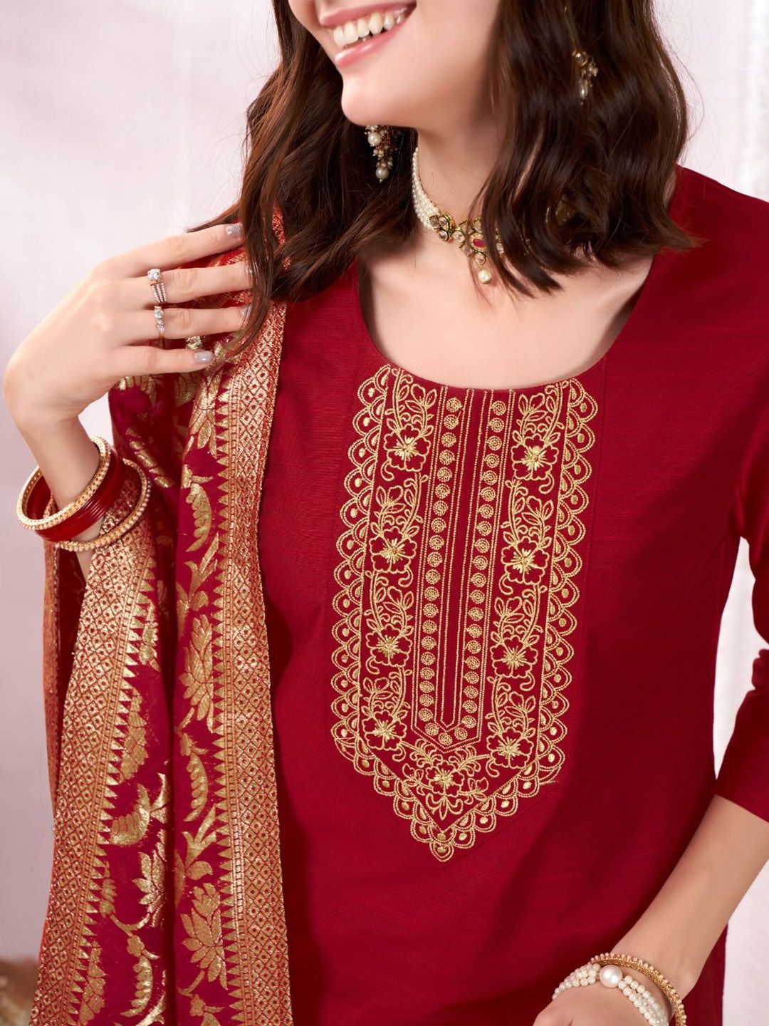 Dhimhi Women's Floral Yoke Design Regular Zari Straight Kurta with Trousers & Dupatta