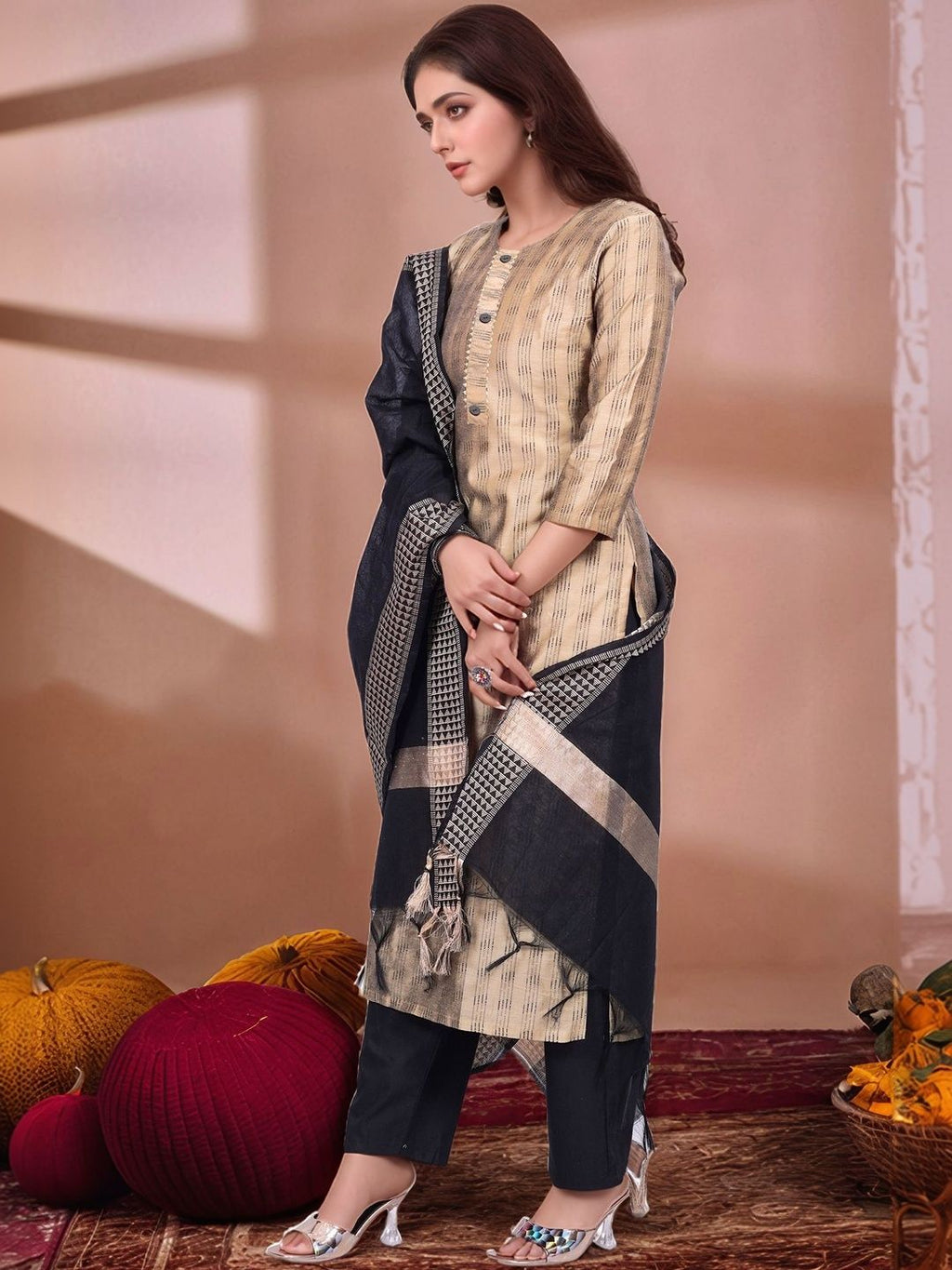 Dhimhi Women's Printed Regular Kurta with Trousers & With Dupatta