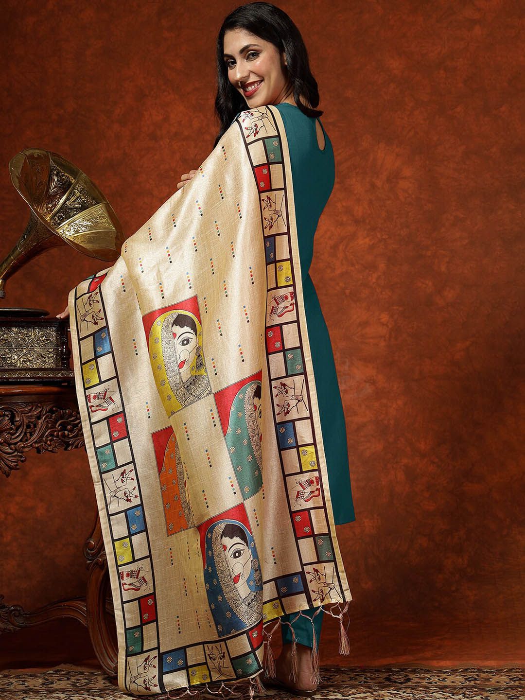 Dhimhi Women's Ethnic Motifs Printed Sleeveless Straight Kurta & Trousers With Dupatta