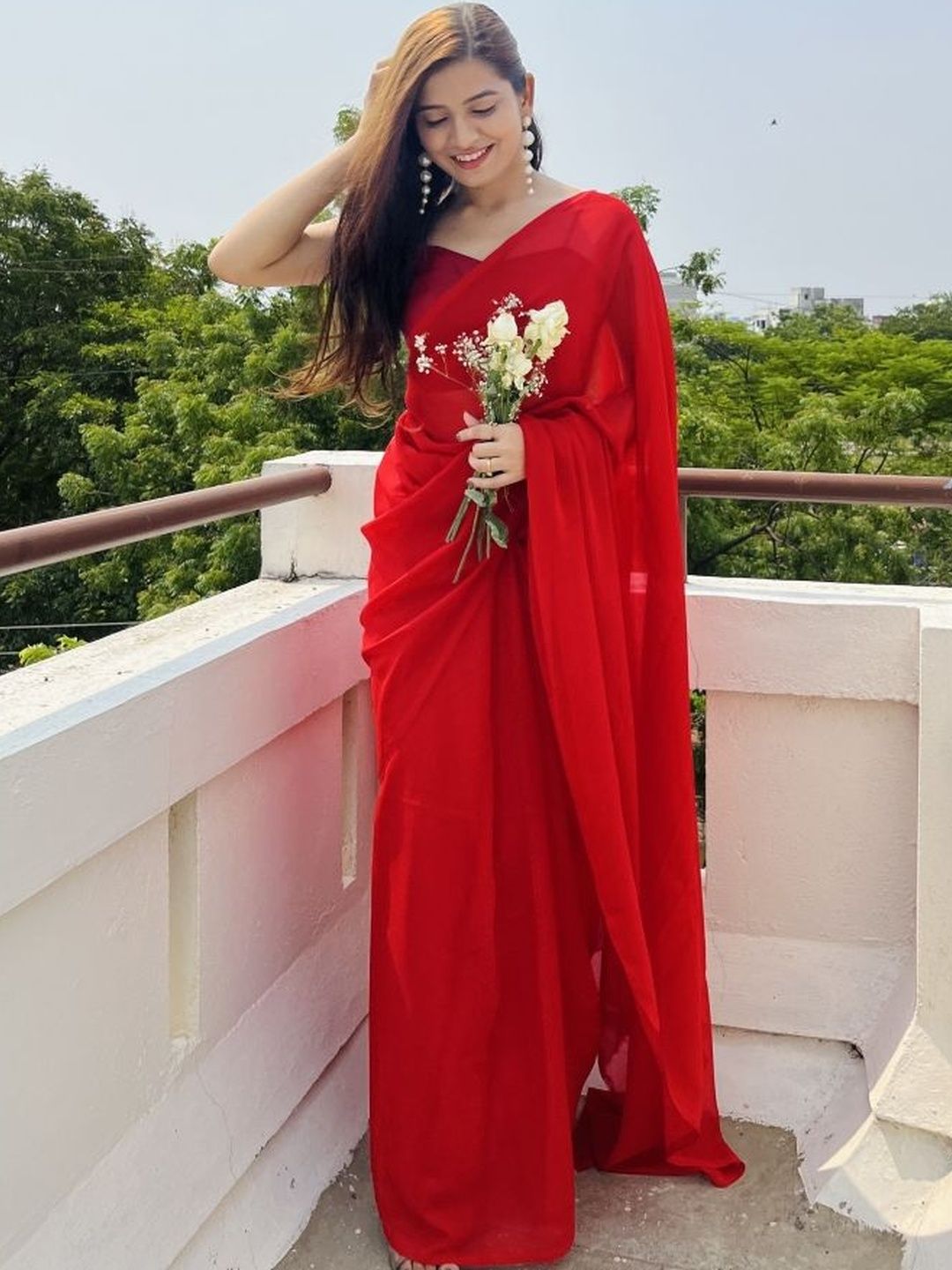 Dhimhi Women's Embroidered Poly Georgette Saree