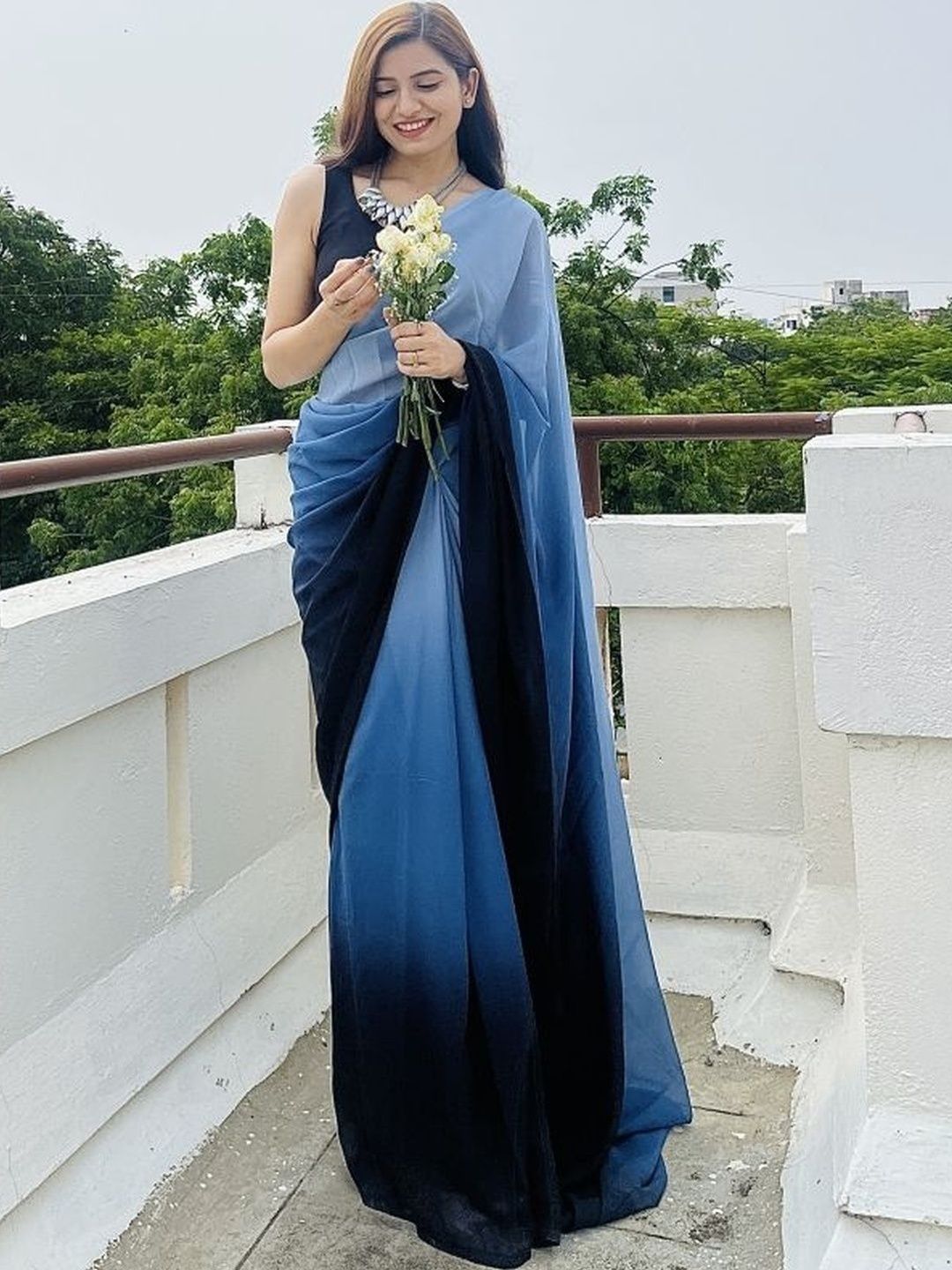 Dhimhi Women's Ombre Poly Georgette Designer Saree