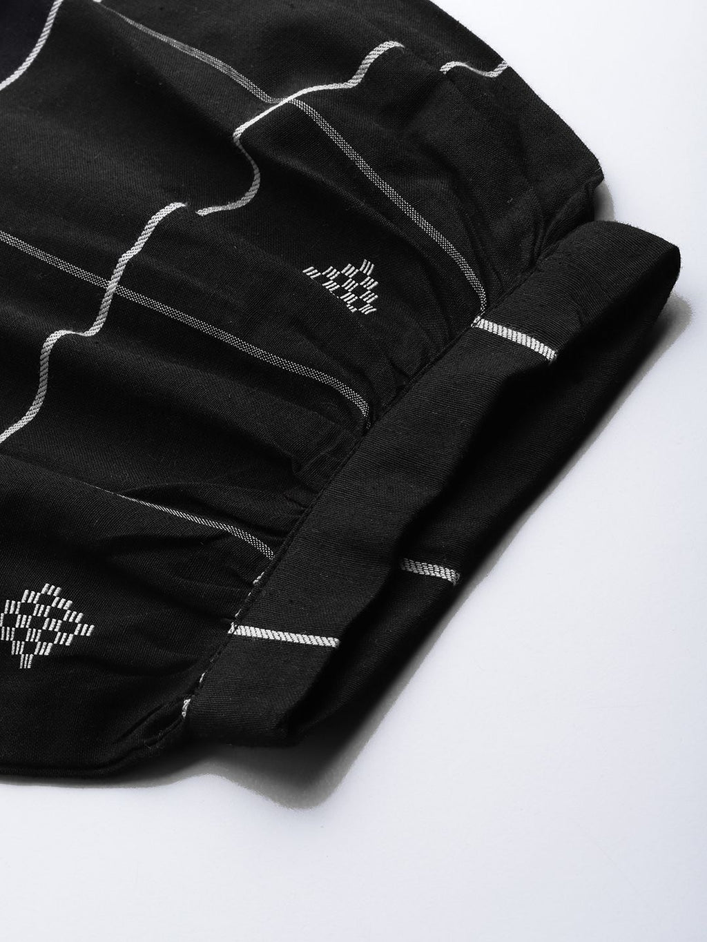 Dhimhi Women's Black & White Embroidered Regular Thread Work Kurta with Salwar