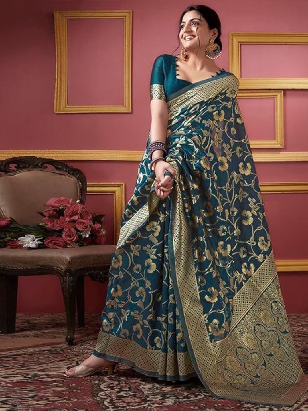 Dhimhi Women's Woven Design Kanjeevaram Saree