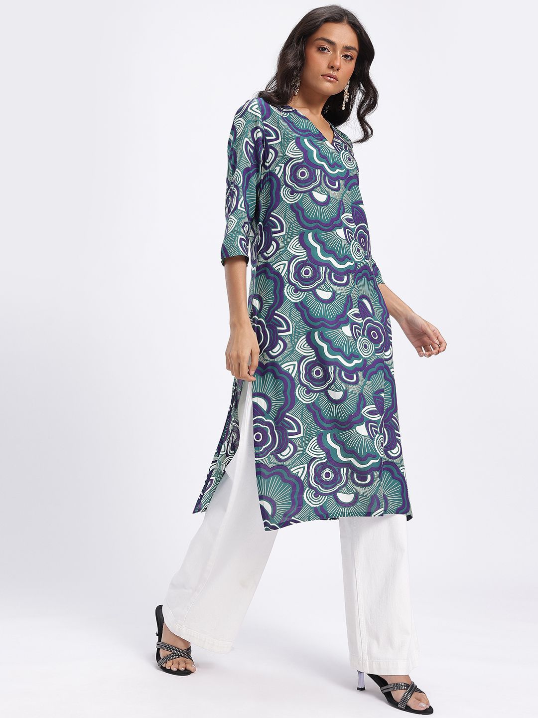 Ethnic Motifs Print Straight V-Neck Kurta