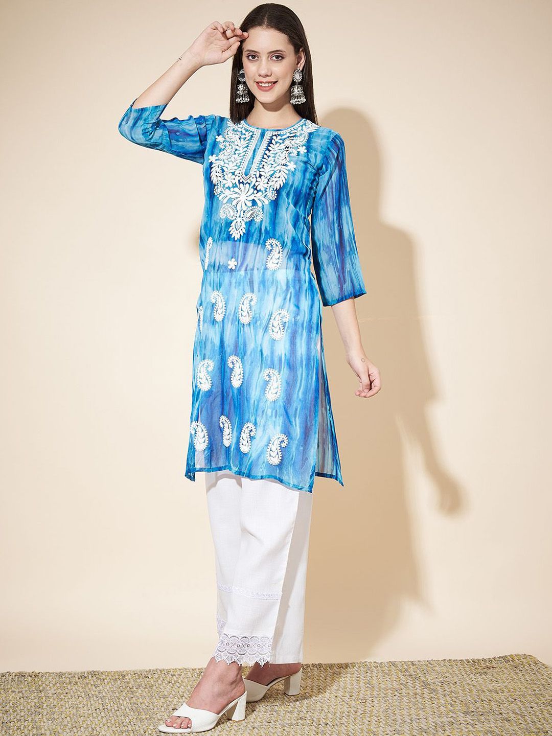 Printed Round Neck Thread Work Georgette Kurta
