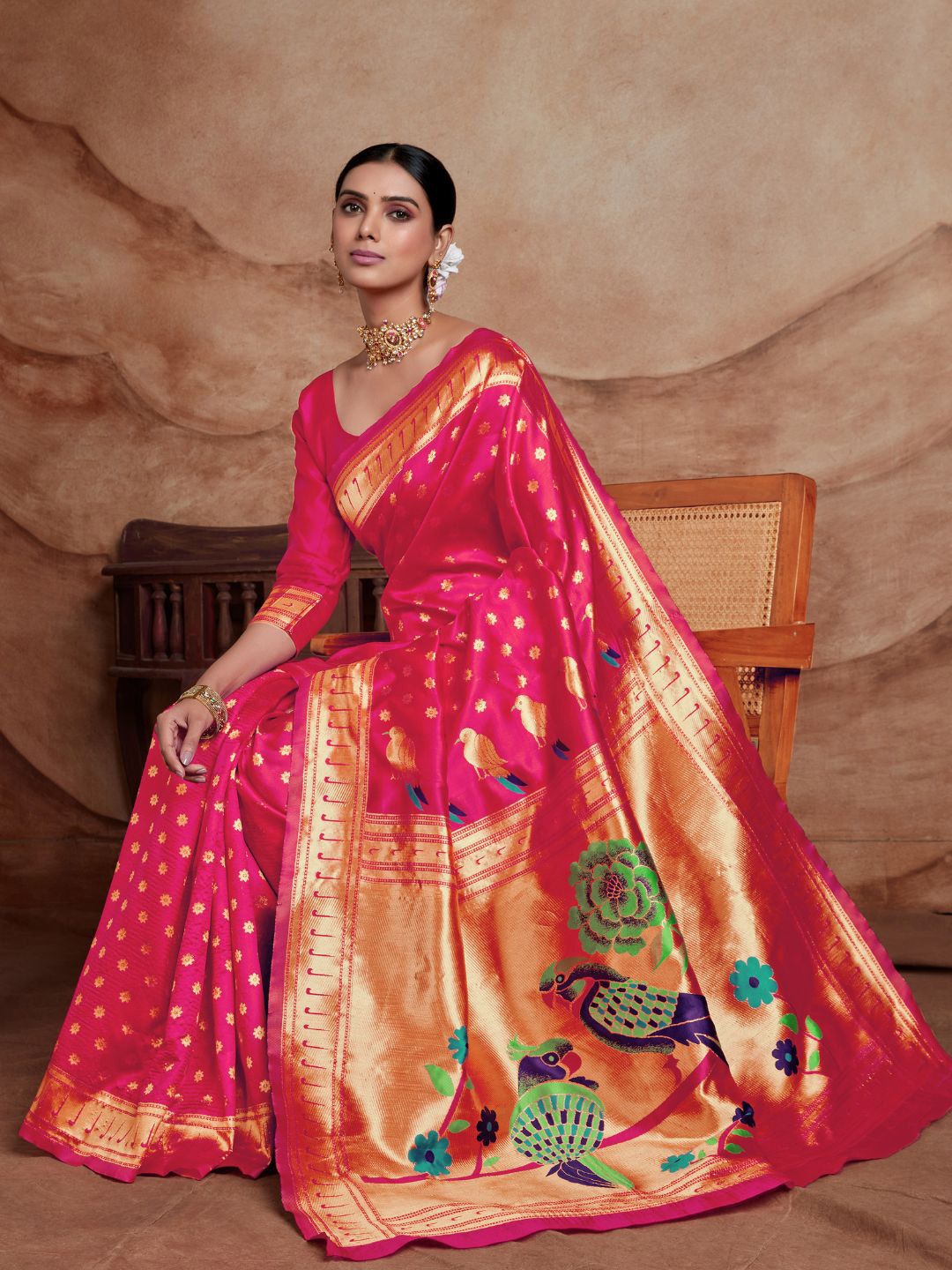 Dhimhi Women's Ethnic Motifs Silk Blend Woven Paithani Saree with Blouse Piece