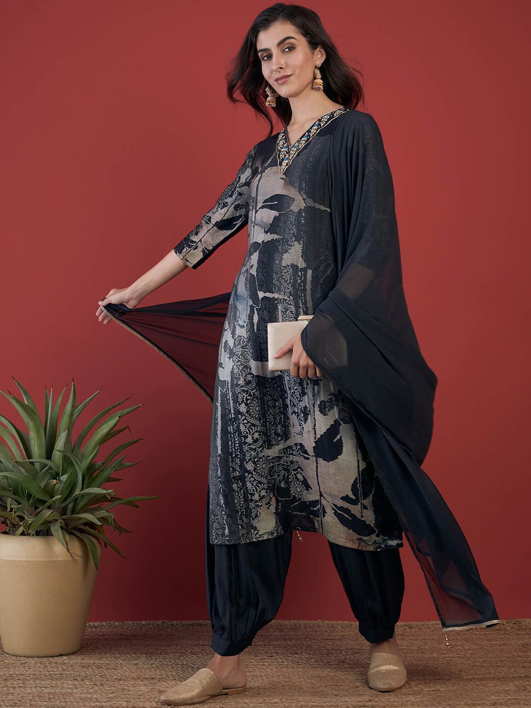 Dhimhi Women Abstract Printed Chanderi Silk Kurta With Salwar & Dupatta