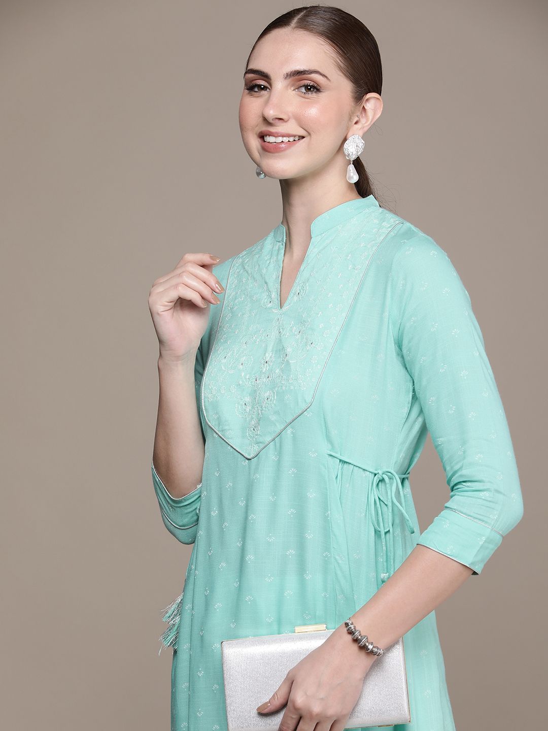 Women Ethnic Motifs Embroidered A-Line Kurta