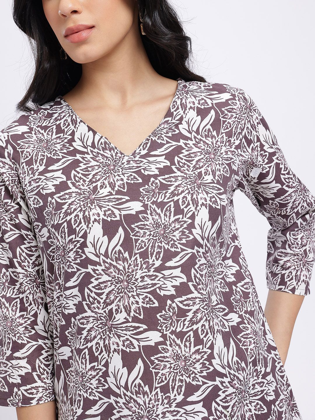 Floral Printed V-Neck Straight Kurta