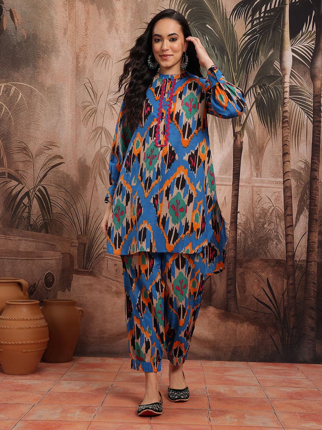 Dhimhi Women's Abstract Print High Low Cotton Kurta with Salwar