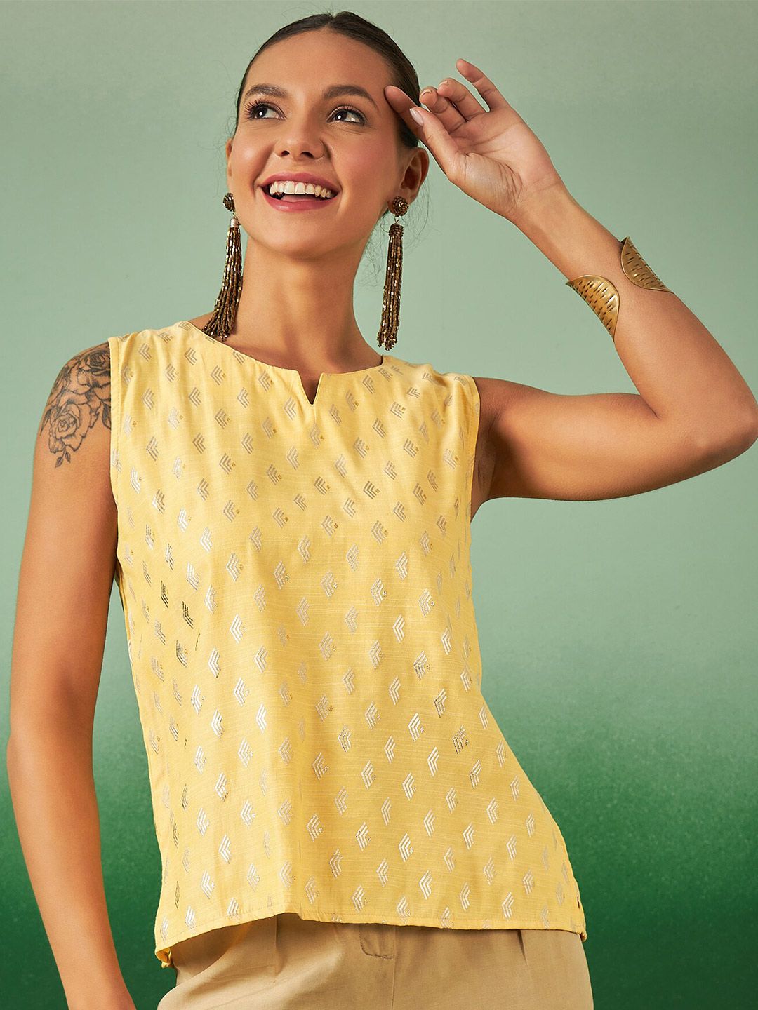 Dhimhi Women's Geometric Printed Notch Neck Sleeveless Tops