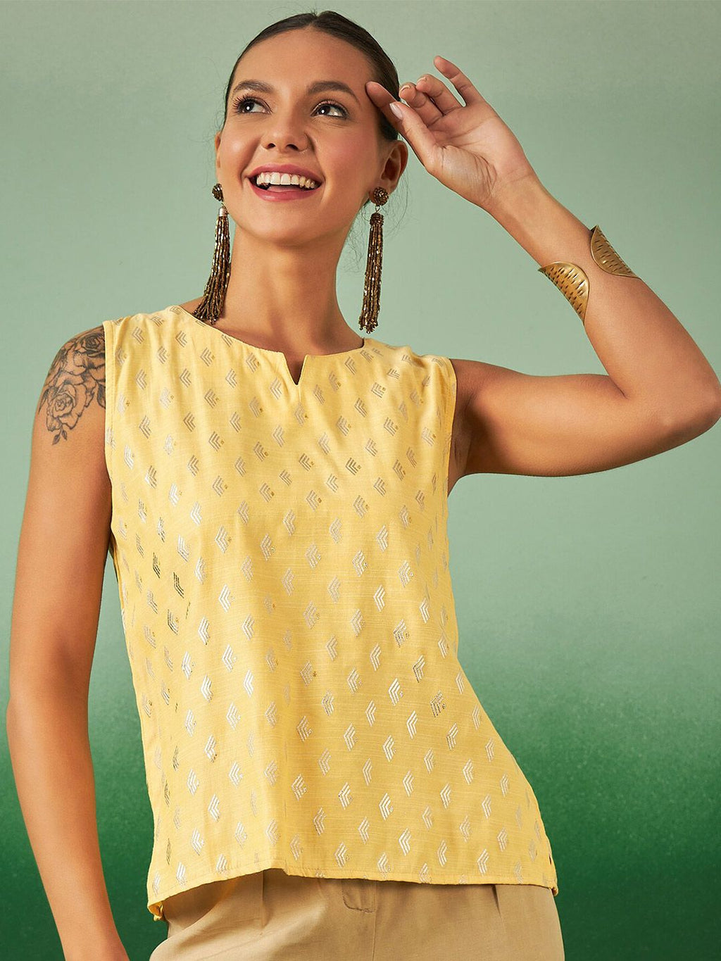 Dhimhi Women's Geometric Printed Notch Neck Sleeveless Tops