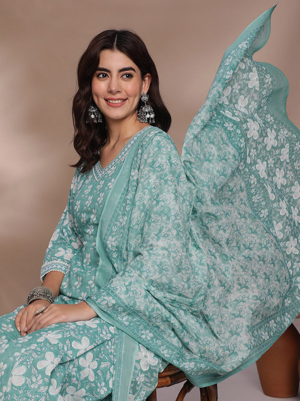 Dhimhi Women Floral Printed Regular Pure Cotton Kurta with Trousers & With Dupatta
