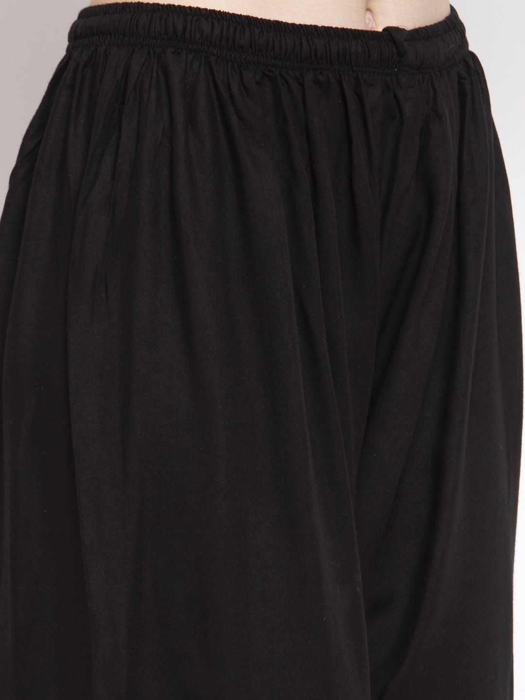 Dhimhi Women's Black Printed Wide Leg Palazzos