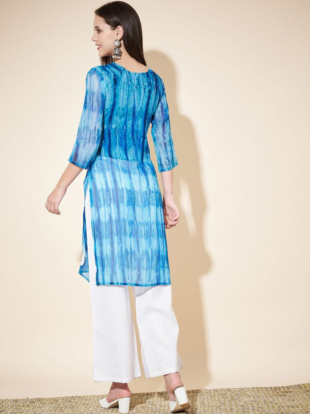 Printed Round Neck Thread Work Georgette Kurta