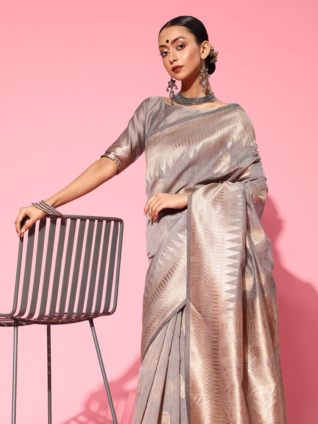 Dhimhi Women's Ethnic Motifs Silk Blend Saree with Woven Design border