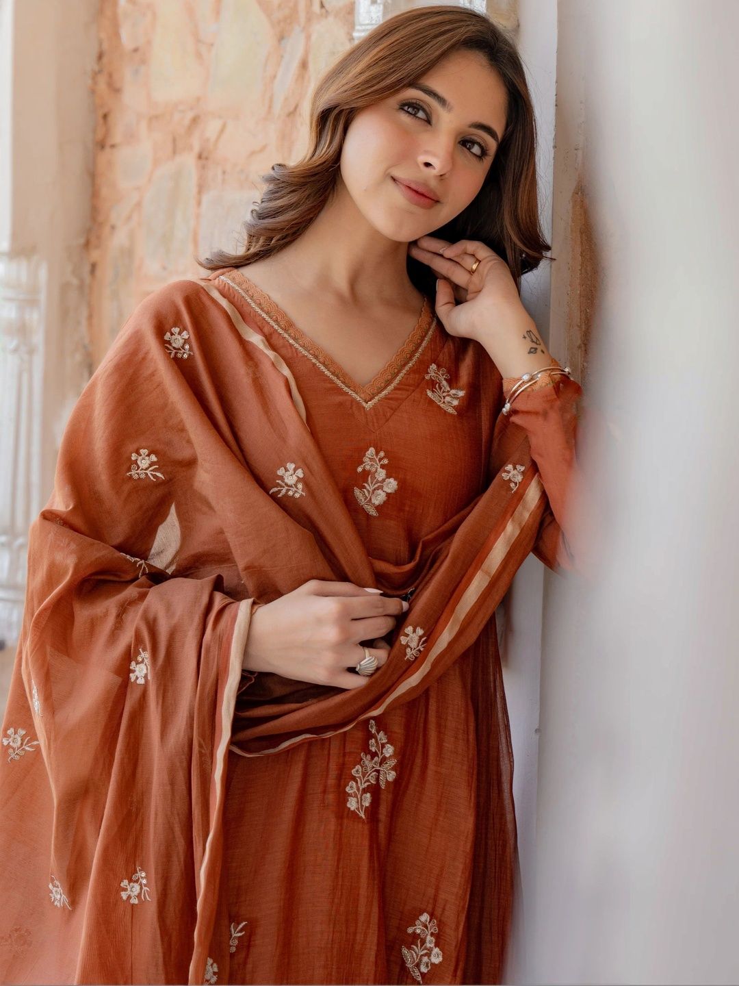 Dhimhi Women's Ethnic Motifs Embroidered Panelled Thread Work Pure Cotton Kurta with Trousers & With Dupatta