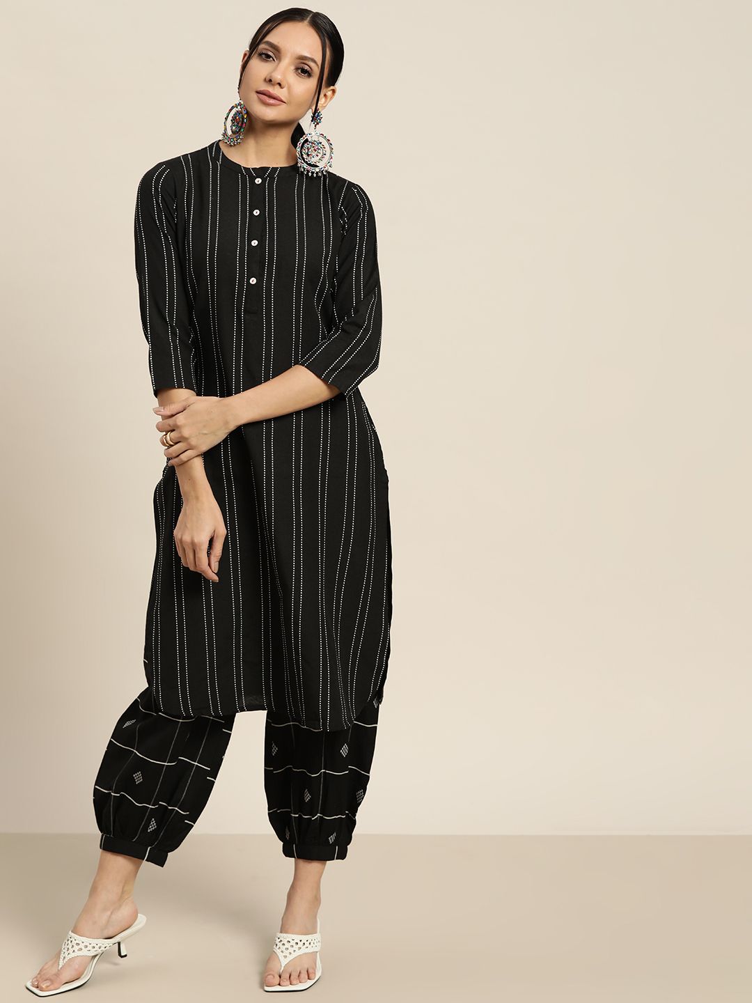 Dhimhi Women's Black & White Embroidered Regular Thread Work Kurta with Salwar