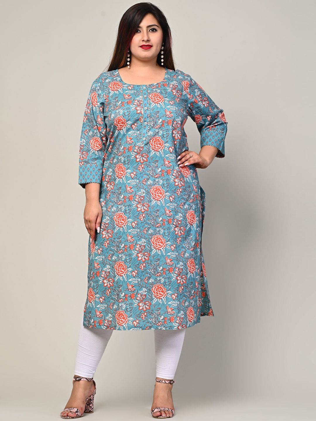 Plus Size Floral Printed Round Neck Gotta Patti Cotton Straight Kurta