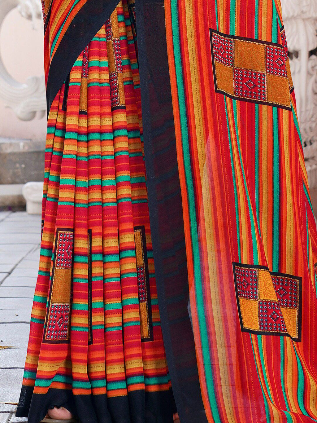 Dhimhi Women's Orange Geometric Printed Saree