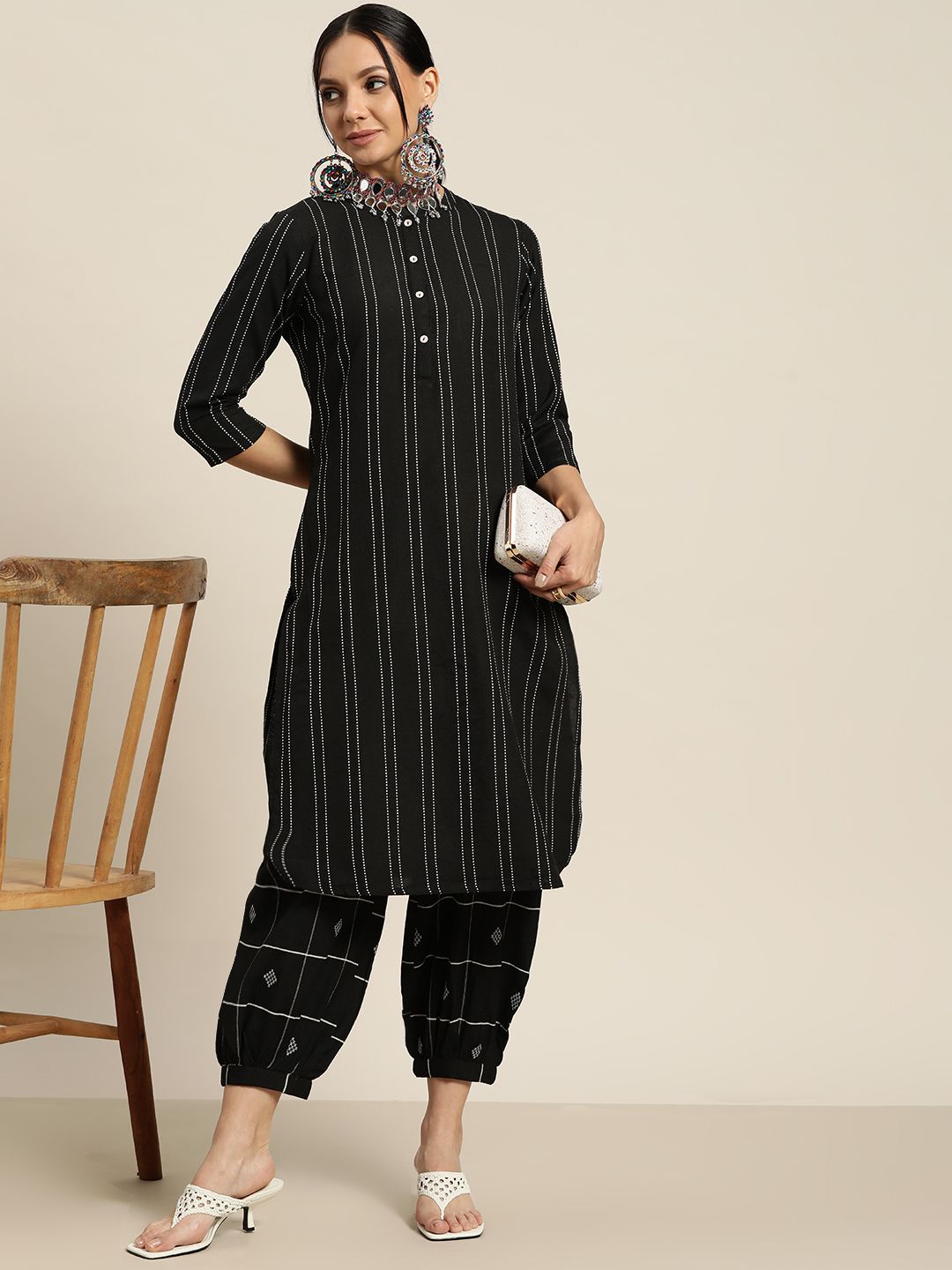 Dhimhi Women's Black & White Embroidered Regular Thread Work Kurta with Salwar