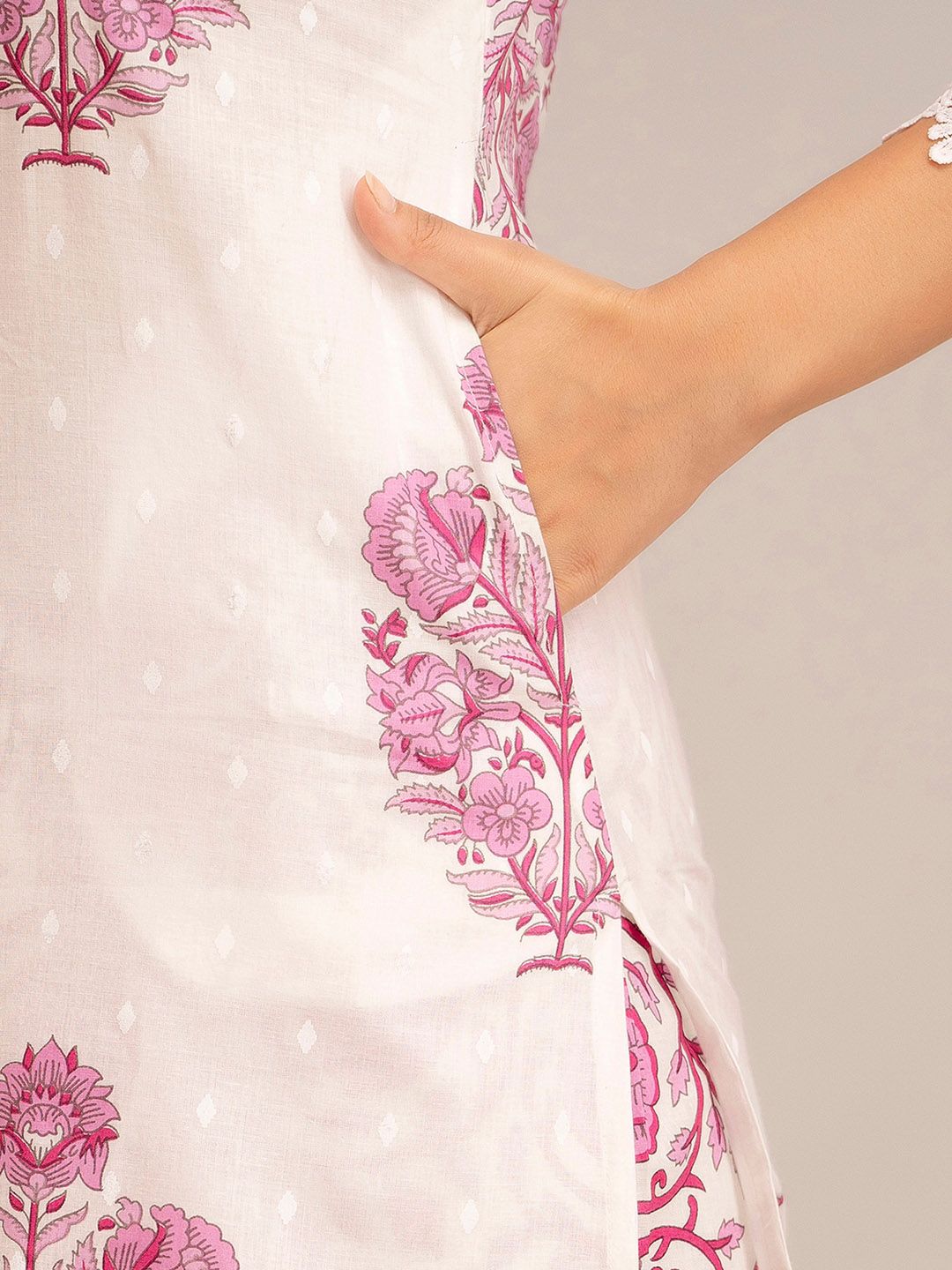 Dhimhi Women's Ethnic Motifs Printed Gotta Patti Pure Cotton Kurta with Patiala & With Dupatta