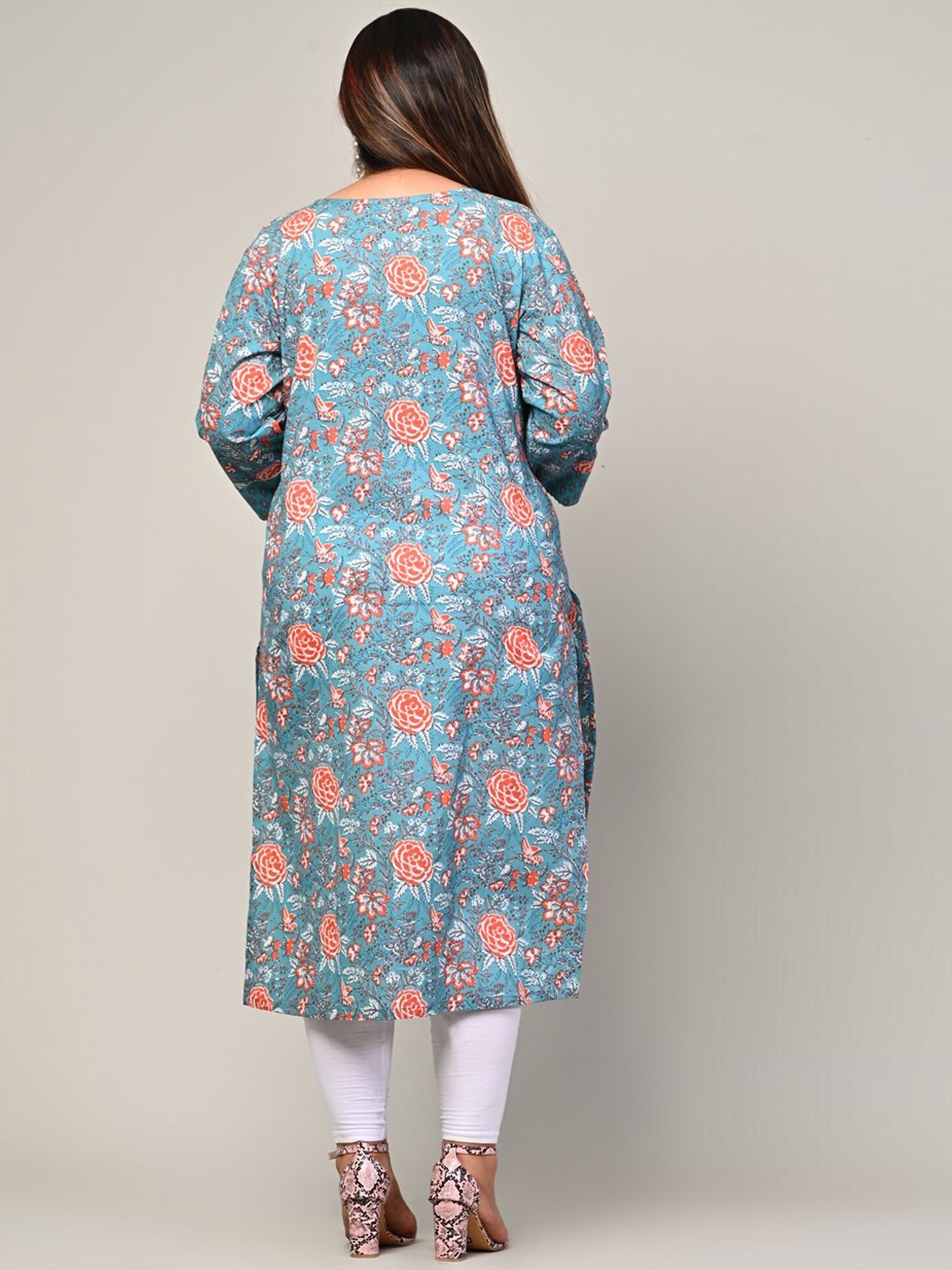 Plus Size Floral Printed Round Neck Gotta Patti Cotton Straight Kurta