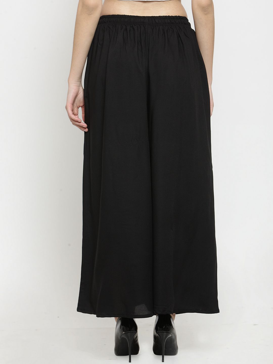 Dhimhi Women's Black Solid Flared Palazzos