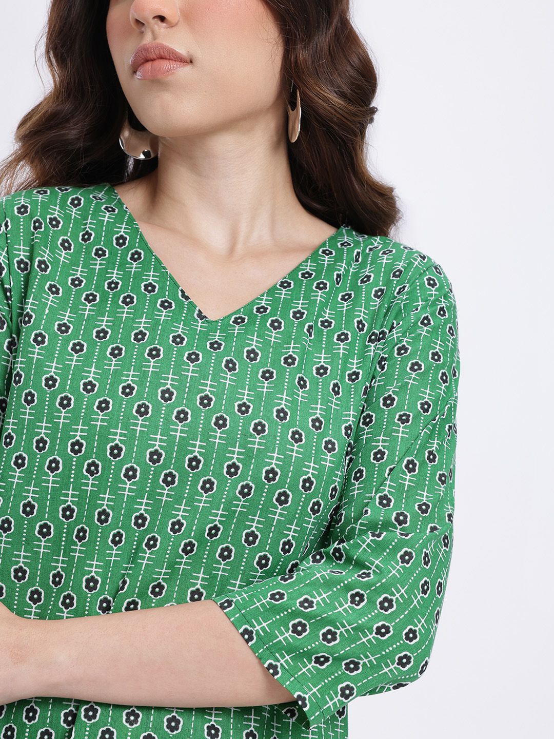 Floral Printed V-Neck Straight Kurta