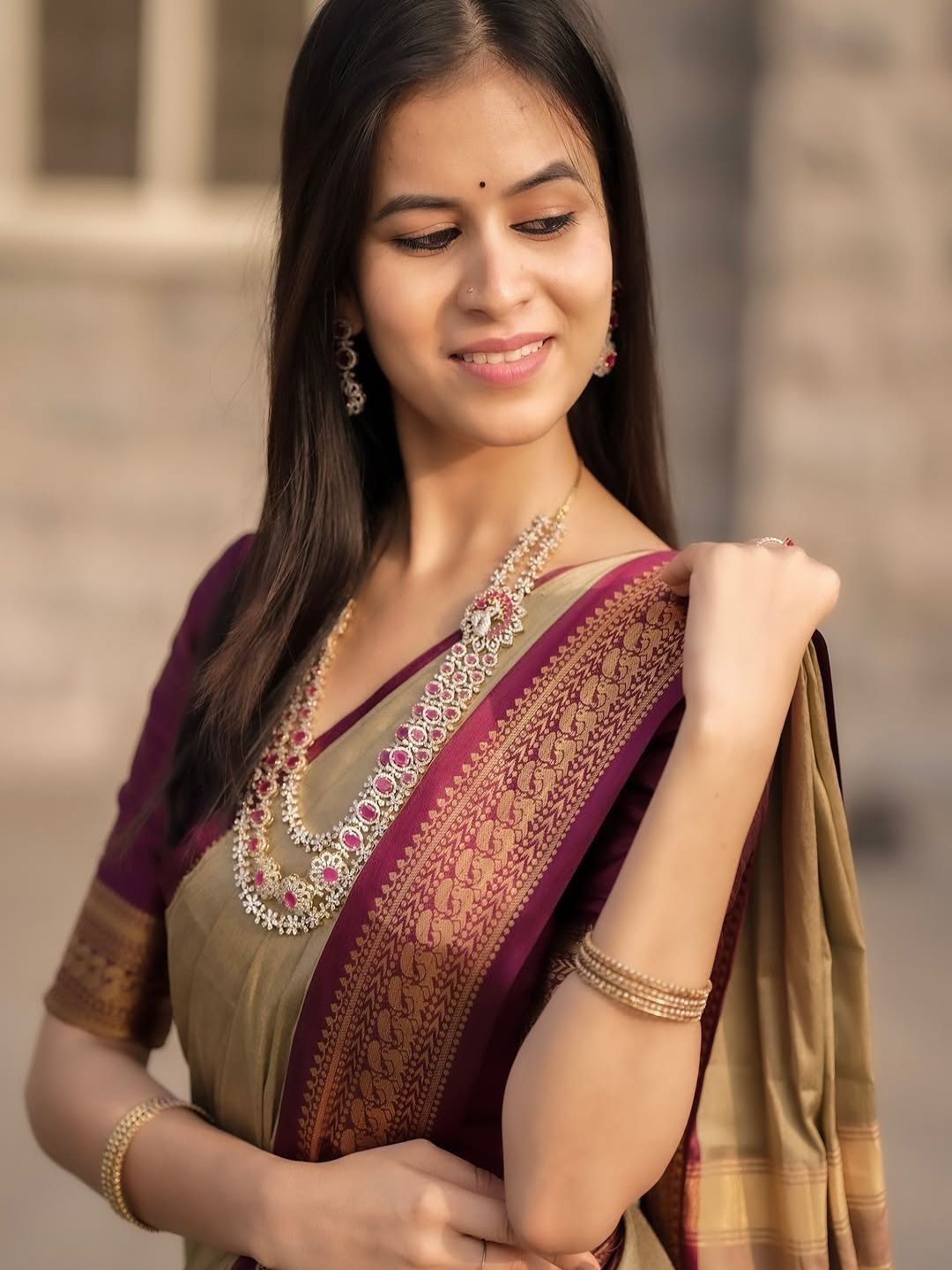 Dhimhi Women's Woven Design Zari Silk Cotton Handloom Banarasi Saree