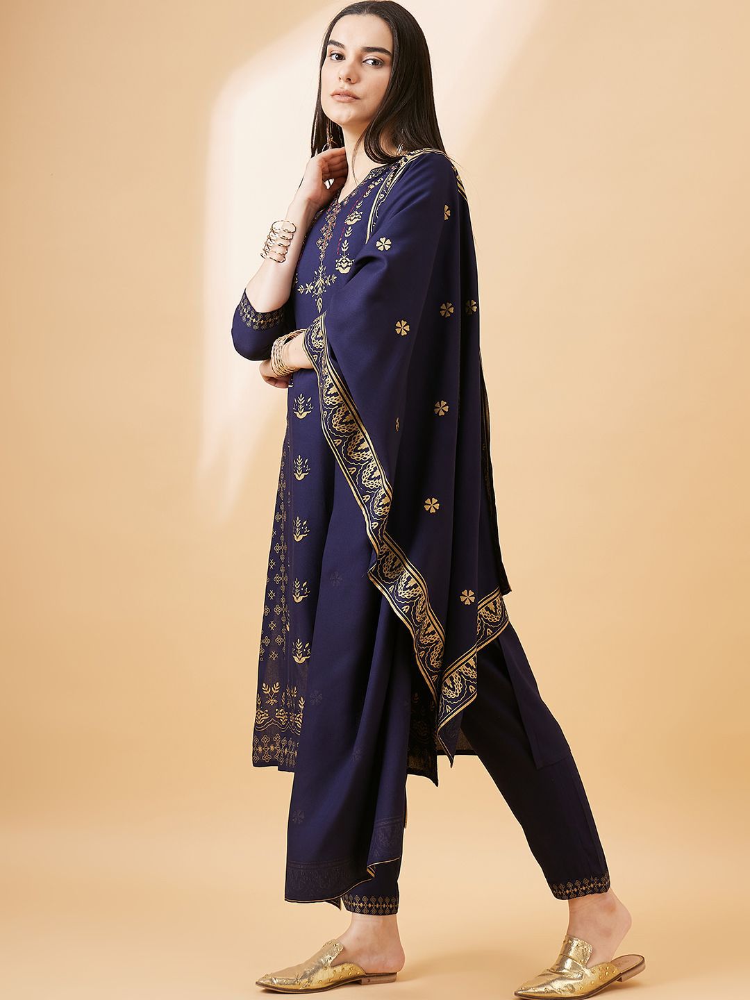 Dhimhi Women's Floral Printed Regular Kurta with Trousers & With Dupatta