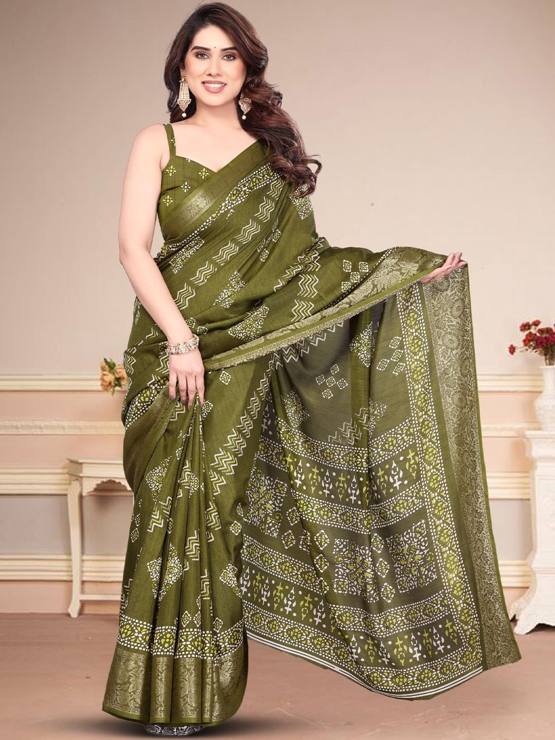 Dhimhi Women's Ethnic Motifs Printed Saree