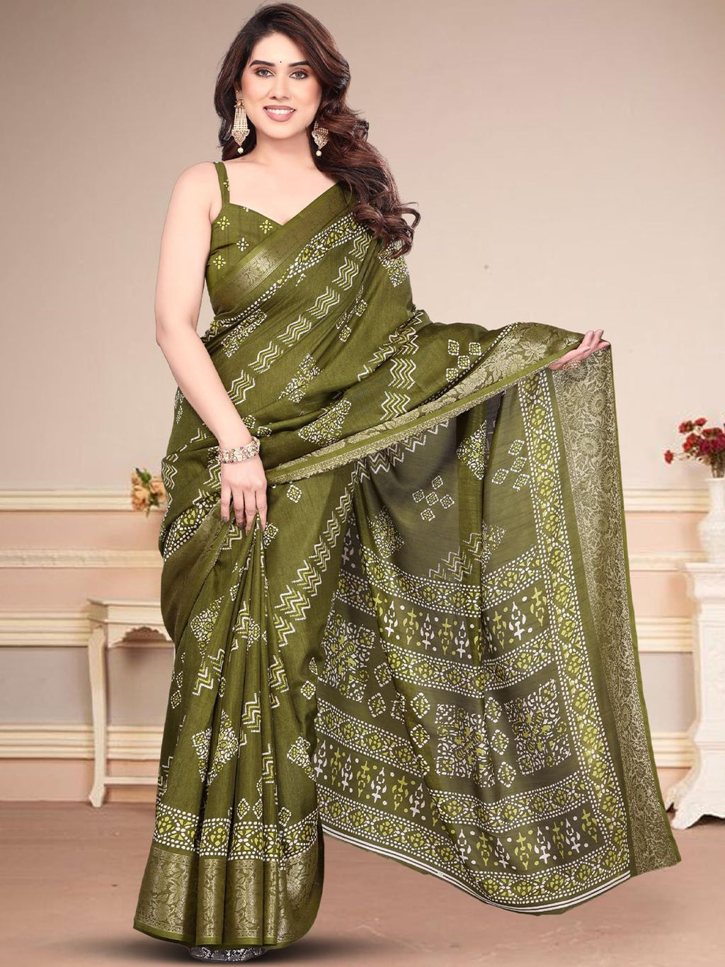 Dhimhi Women's Ethnic Motifs Printed Saree