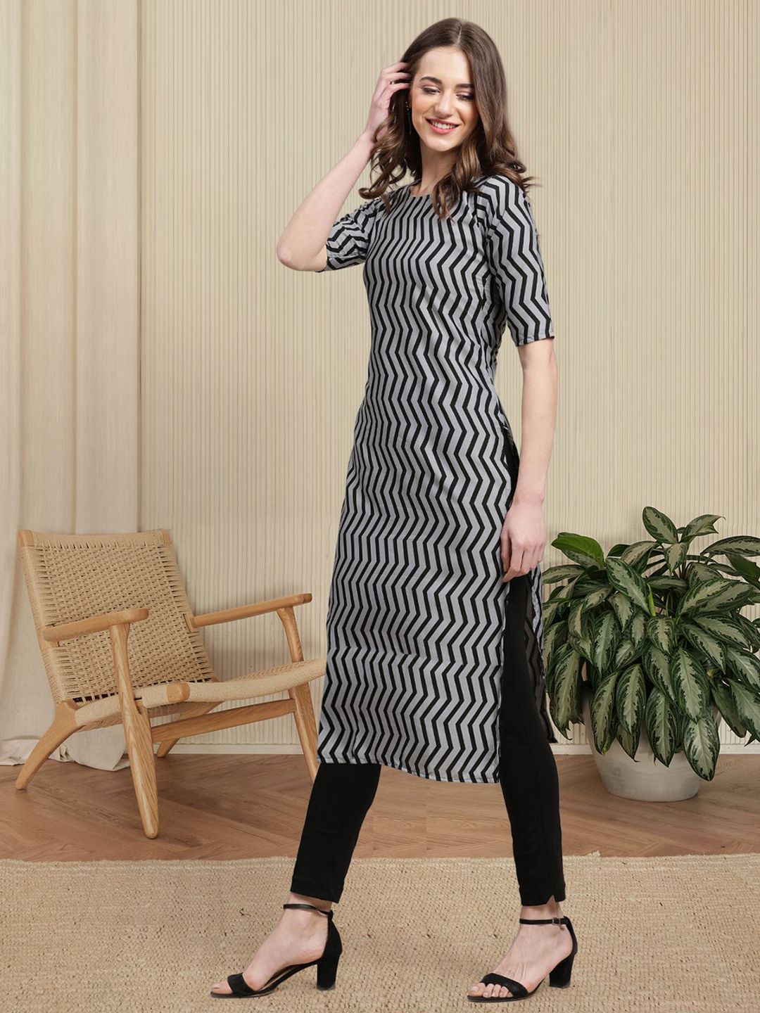 Women Ethnic Motifs Printed Crepe Kurta