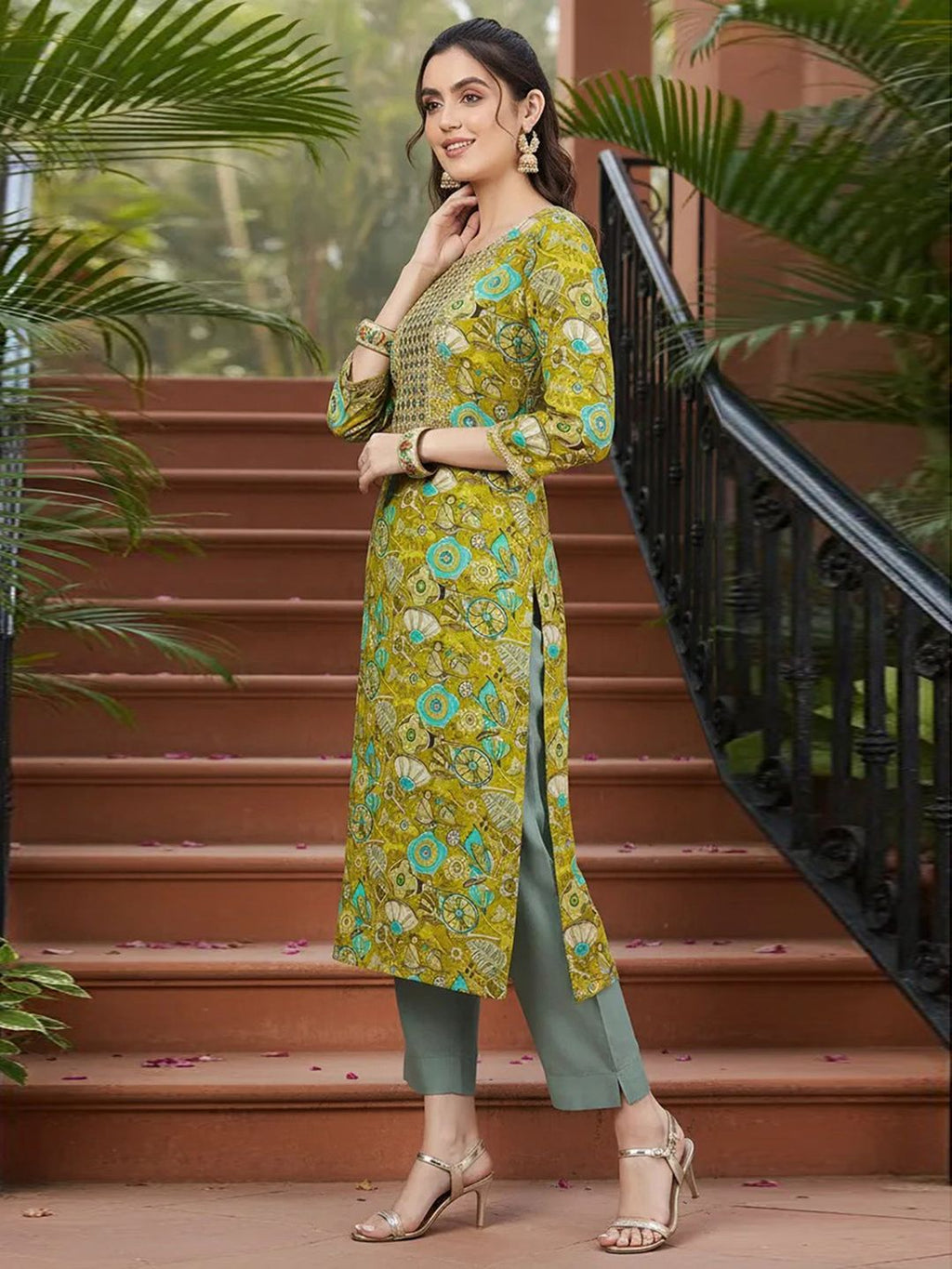 Floral Printed Thread Work Straight Kurta