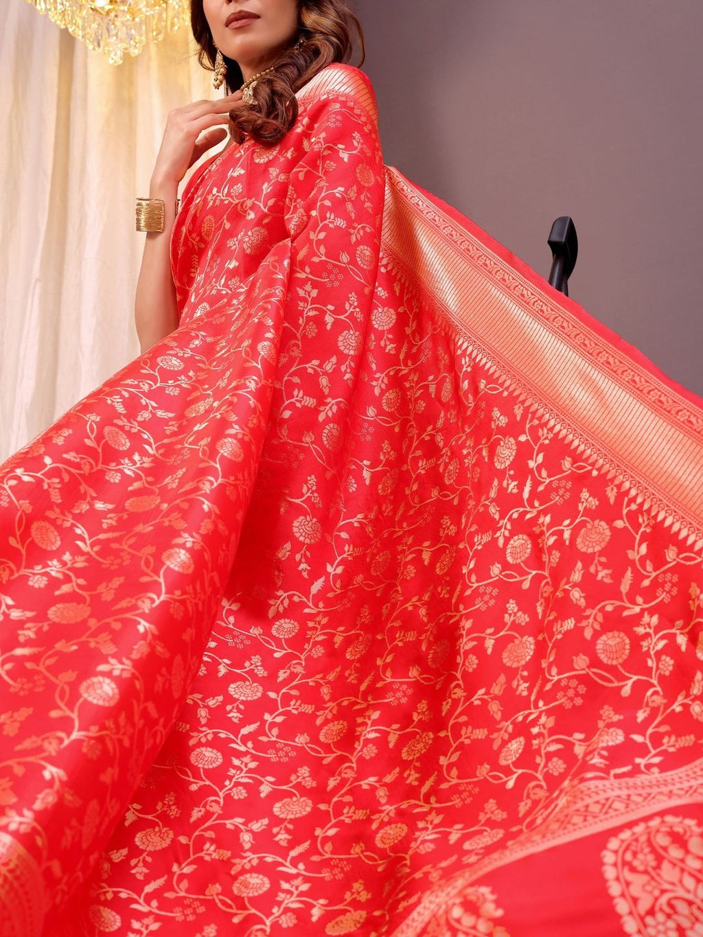 Dhimhi Women's Red Silk Cotton Woven Design Sarees