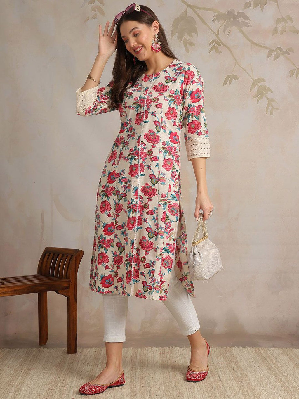 Women Floral Printed Thread Work Kurta