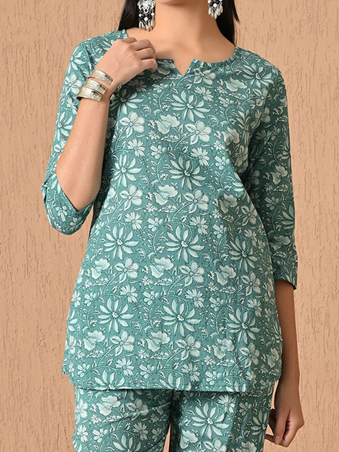 Dhimhi Women's Floral Printed Notch Neck Straight Pure Cotton Kurta with Trouser