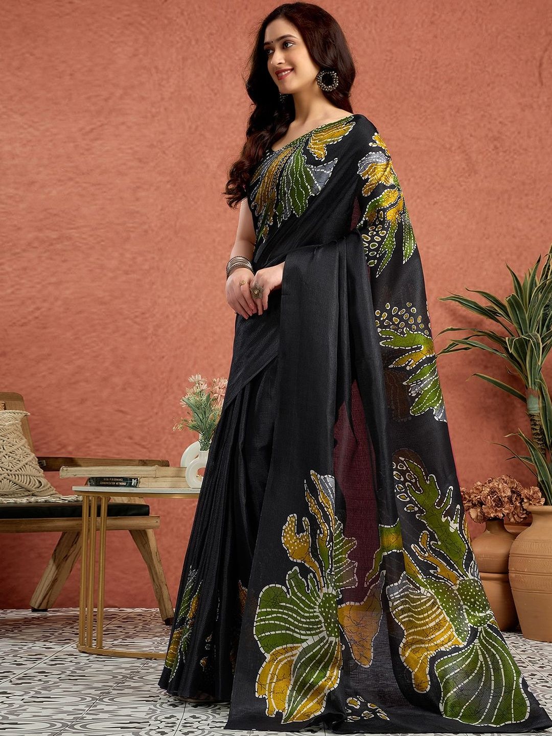 Dhimhi Women's Floral Saree