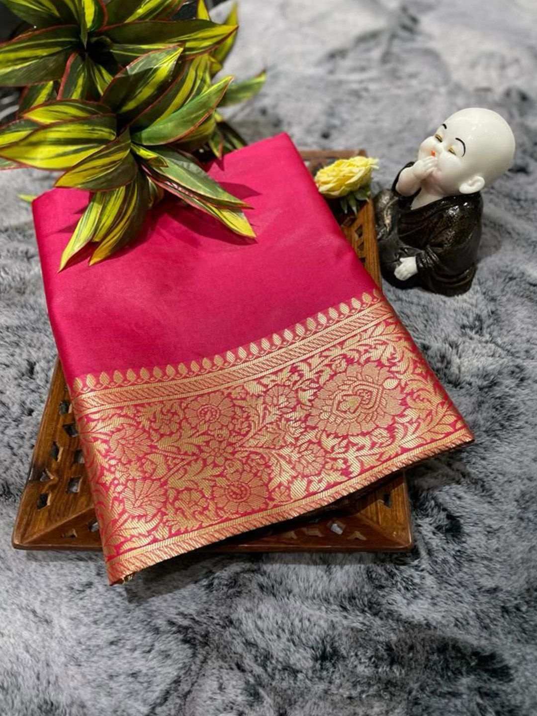 Dhimhi Women's Banarasi Saree