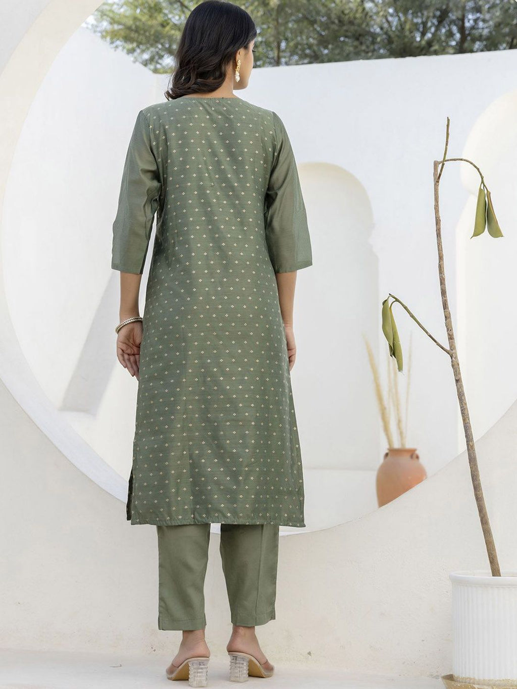 Dhimhi women's ethnic kurta pant set with matching dupatta, featuring traditional design and vibrant colors.