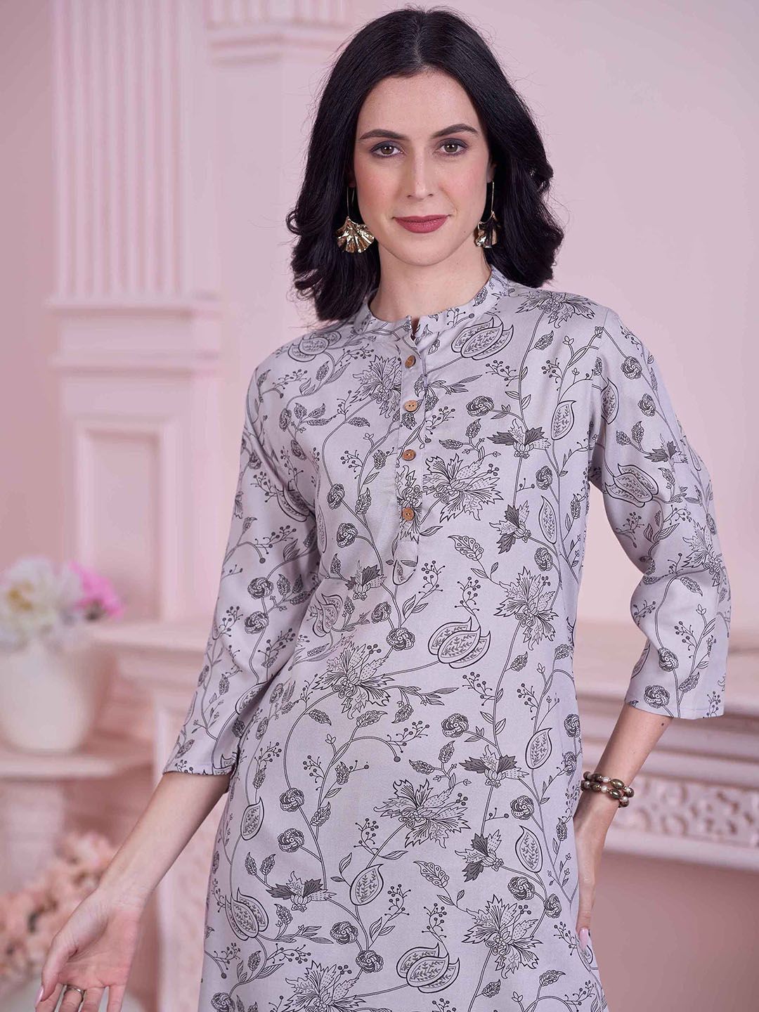 Women Floral Printed Thread Work Kurta
