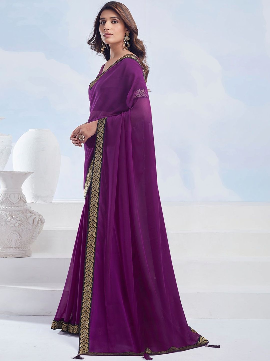 Dhimhi Women's Woven Design Poly Georgette Saree