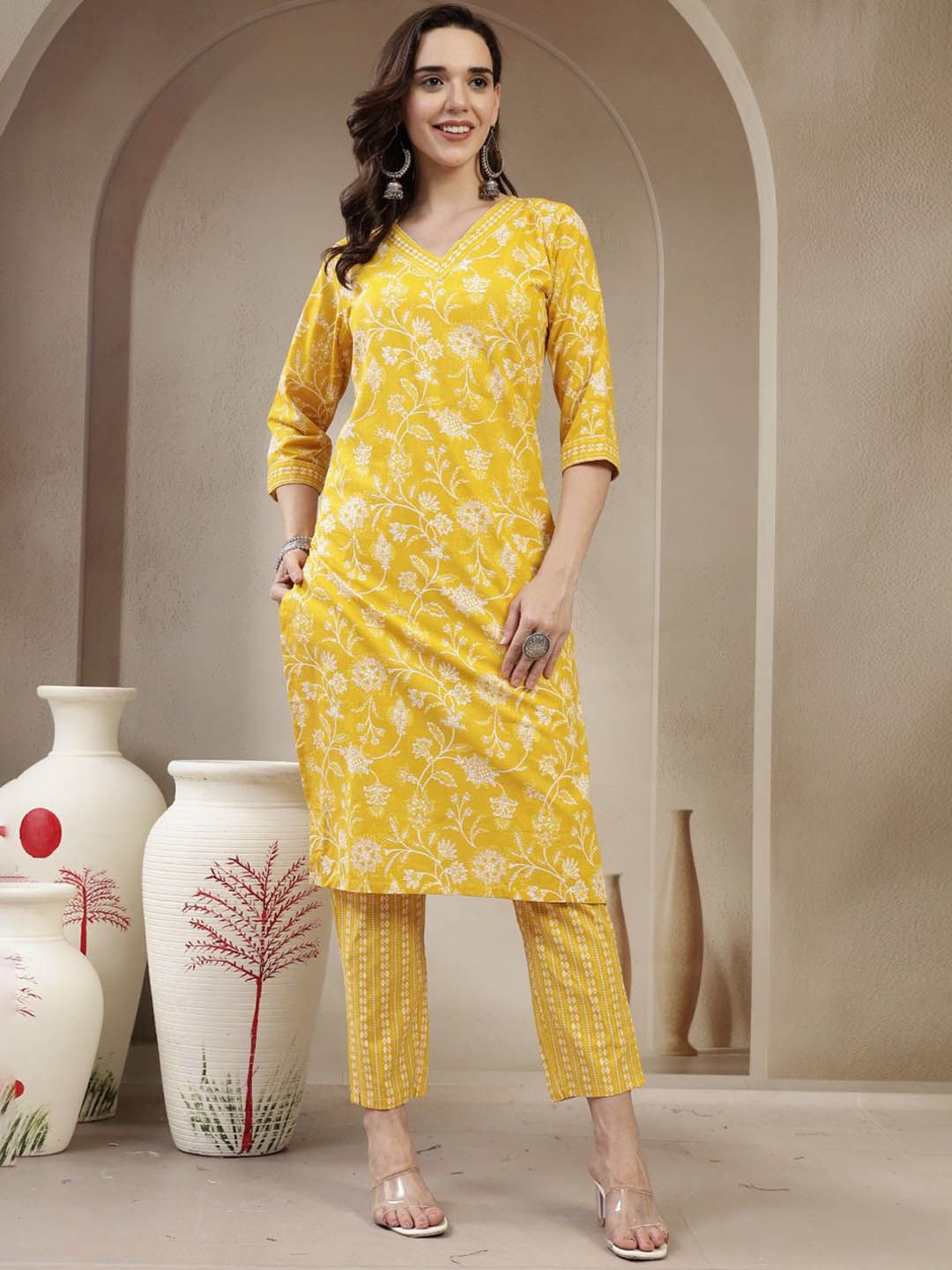 Dhimhi Women's Floral Printed Straight Pure Cotton Kurta with Trouser