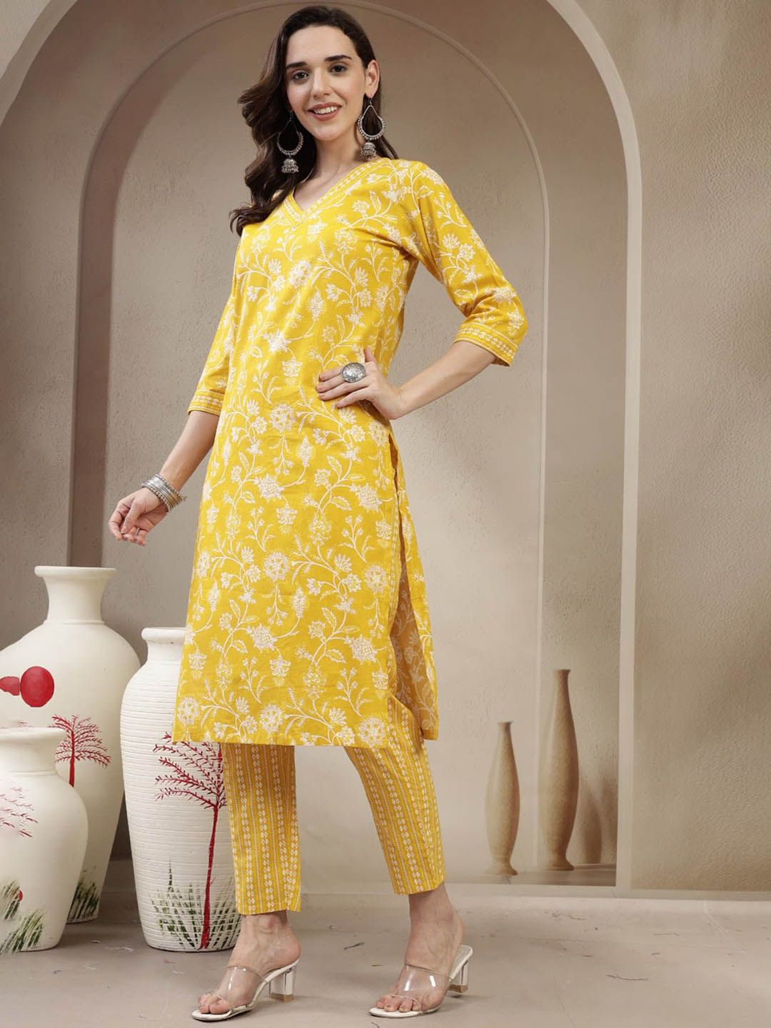 Dhimhi Women's Floral Printed Straight Pure Cotton Kurta with Trouser