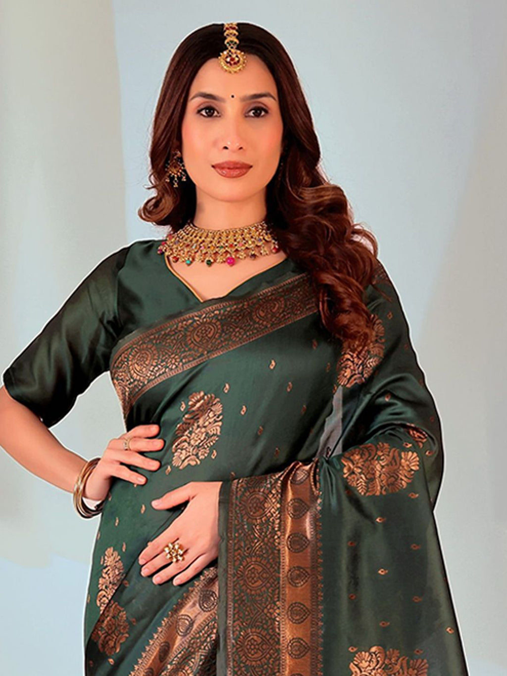 Dhimhi Women's Woven Design Zari Kanjeevaram Saree